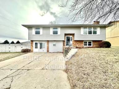 Main picture of 20215 Pinkney St