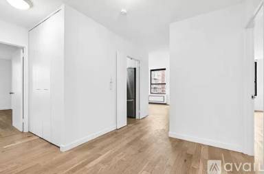 Main picture of 247 W 87th St