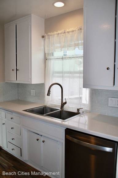 Main picture of 1227 E 1st St