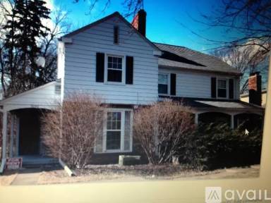 Main picture of 5692 N College Ave