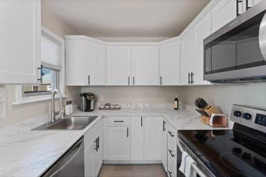 Main picture of 4207 N Normandie St