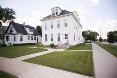 Main picture of 324 11th Street North - 4