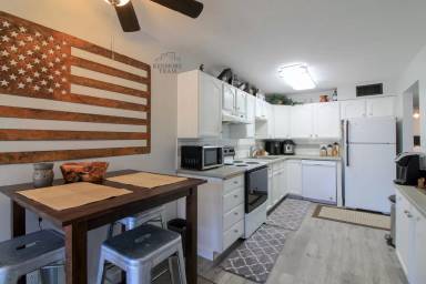 Main picture of On the Green Condominiums