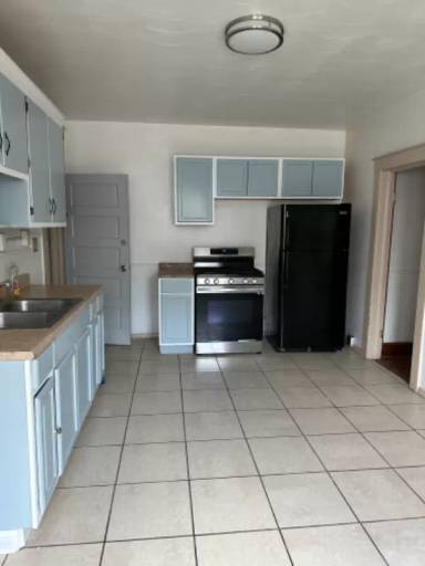 Main picture of 37 Lyman St