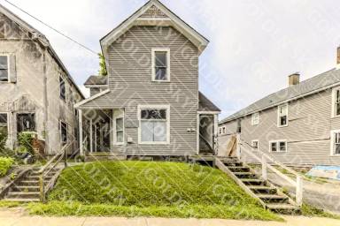 Main picture of 817 W Main St