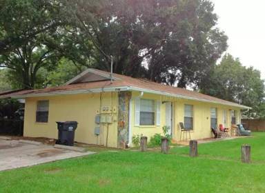 Main picture of 7224 N Sterling Ave