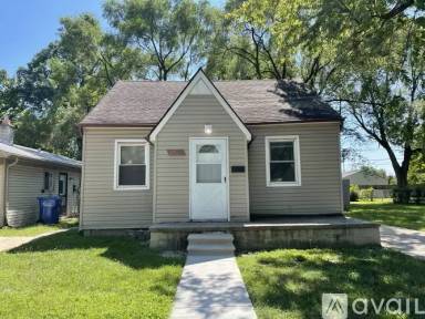 Main picture of 8046 Prospect Ave