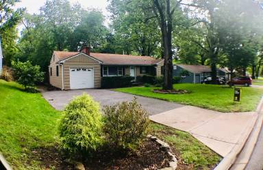 Main picture of 5600 W 70th St