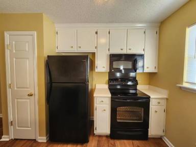 Main picture of 3011 Stonewater Dr