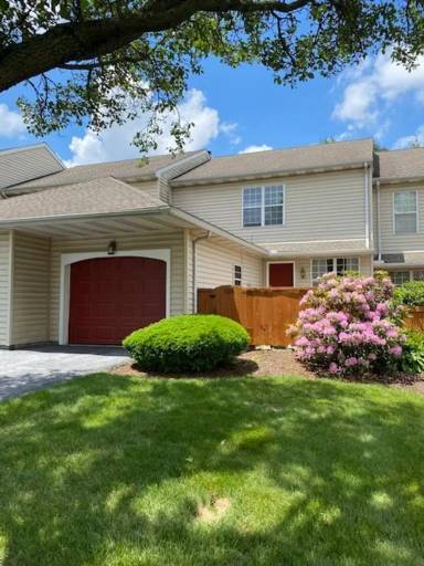 Main picture of 106 Treetops Dr