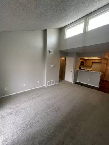 Main picture of 1265 E 9th St