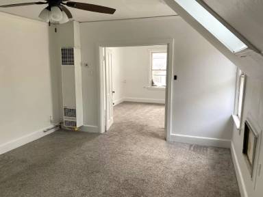 Main picture of 2039 N 12th St