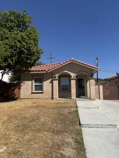 Main picture of 1410 Yucca Dr