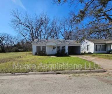 Main picture of 830 S Lyon St