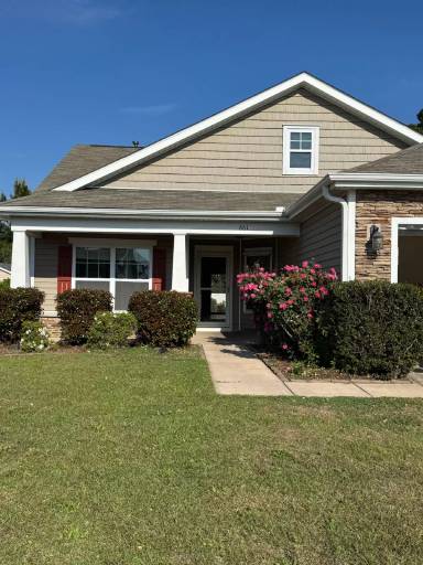 Main picture of 661 Old Castle Loop