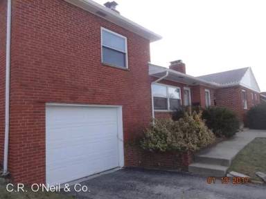 Main picture of 2862 Mount Holyoke Rd