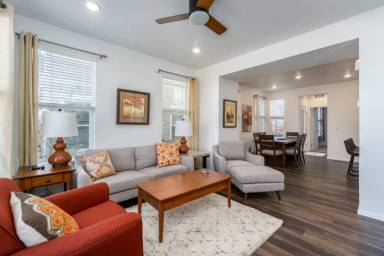 Main picture of 444 Tigercat Way