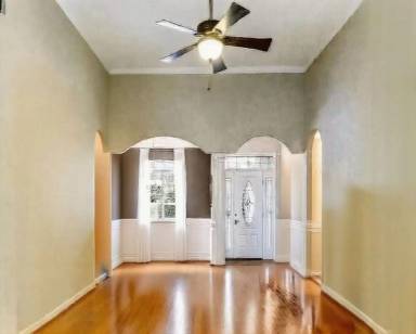 Main picture of 184 Grayson Ave
