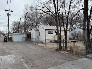 Main picture of 415 S 1st St