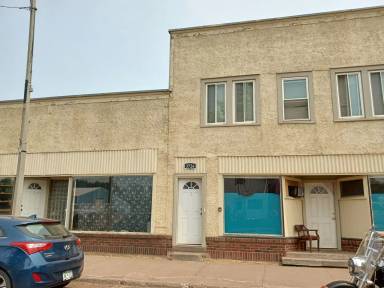 Main picture of 3726 Front St