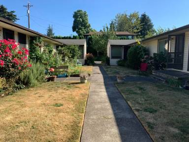 Main picture of 5112 SE Clinton St