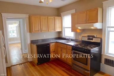Main picture of 23 Broadway St