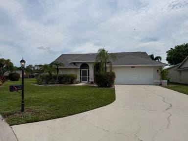Main picture of 3425 Anton Ct