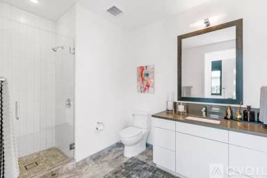 Main picture of 210 Saint Paul St