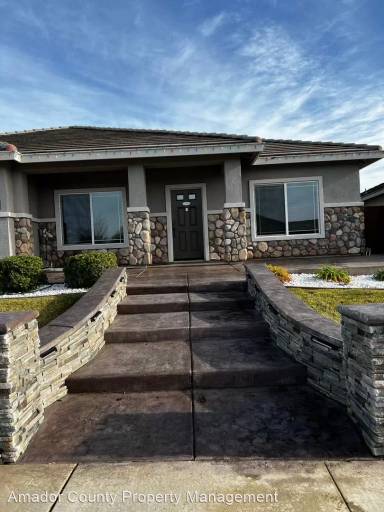 Main picture of 4903 Spyglass Dr