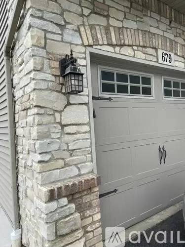 Main picture of 679 Queens Ct