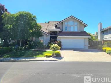 Main picture of 105 Pinnacle Ridge Ct