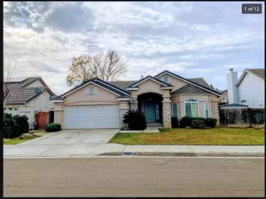 Main picture of 2867 E Waterford Ave