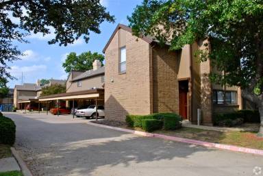 Main picture of Woodbridge Townhomes