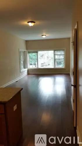 Main picture of 1330 W Winona St