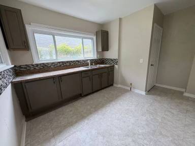 Main picture of 519 S Detroit Ave