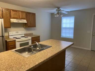 Main picture of 1300 Byrne Ave