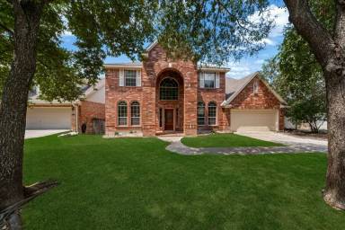 Main picture of 18743 Danforth Cv
