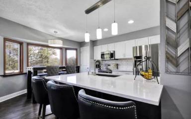 Main picture of 414 W Geneva Dr