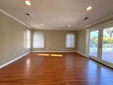 Main picture of 296 Kansas Way
