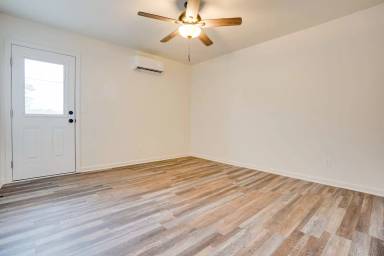 Main picture of 2057 Holt Rd