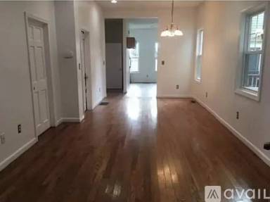 Main picture of 33 Brighton St