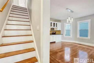 Main picture of 25 Simpson Ave