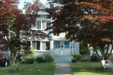 Main picture of 917 West Blvd
