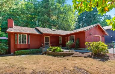 Main picture of 781 NE Woods Pl