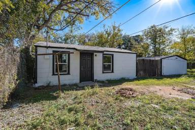 Main picture of 1909 1/2 Highland Ave