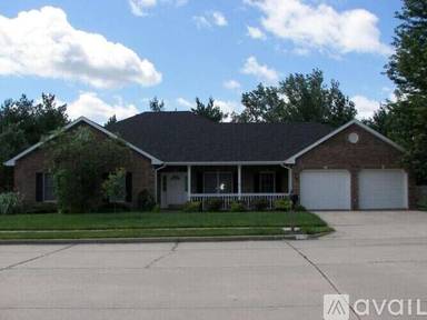 Main picture of 812 Shakertown Way
