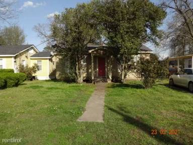 Main picture of 110 Tennessee St