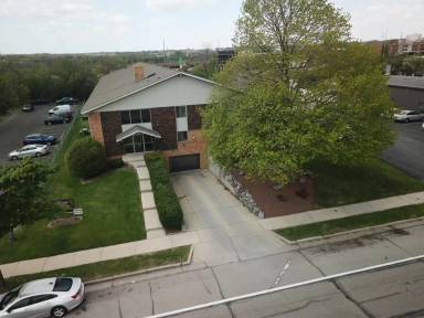 Main picture of 5305 N Lovers Lane Rd
