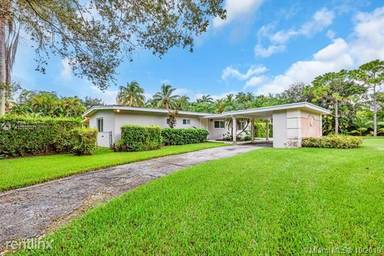 Main picture of 8100 SW 133rd St