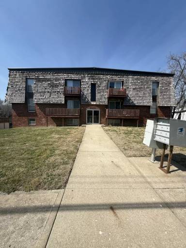 Main picture of 820 N Holden St